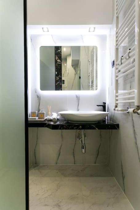 μarble Suite. 40sqm Center. Gas Heating. Private Entrance.secured24h Appartement Thessaloniki